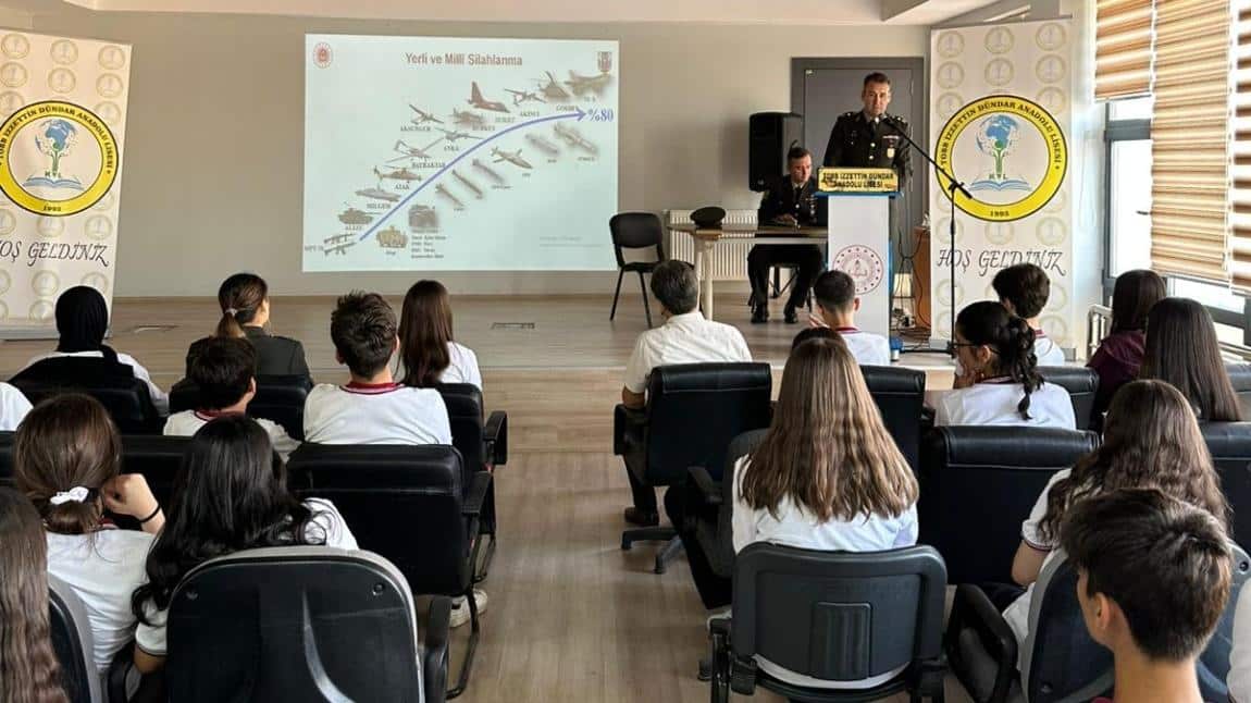 İlçemiz Garnizon Komutanlığından Öğrencilerimize Yönelik Seminer Düzenlendi.